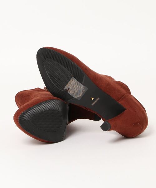 AGOSTO（アゴスト）の「アーモンドトゥフラワーカットショートブーツ（ブーツ・レディース・ブラウン/ネイビー/グレー・S/M/L/SS）」の5枚目の写真