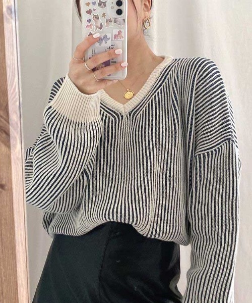 MANGROVE（マングローブ）の「Vネックオルタネイトストライプニットプルオーバー（ニット/セーター・レディース・ブラック/ベージュ・FREE）」の5枚目の写真