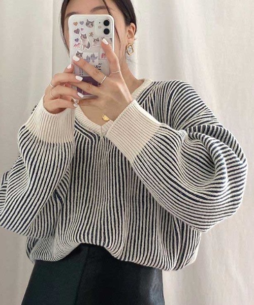 MANGROVE（マングローブ）の「Vネックオルタネイトストライプニットプルオーバー（ニット/セーター・レディース・ブラック/ベージュ・FREE）」の9枚目の写真