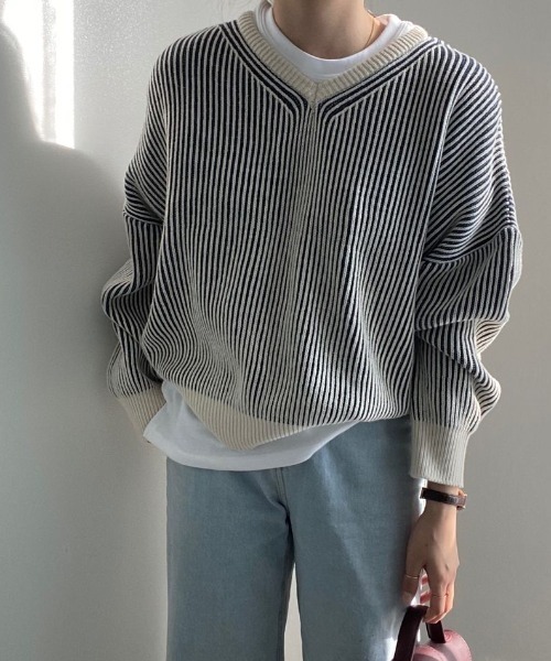 MANGROVE（マングローブ）の「Vネックオルタネイトストライプニットプルオーバー（ニット/セーター・レディース・ブラック/ベージュ・FREE）」の10枚目の写真
