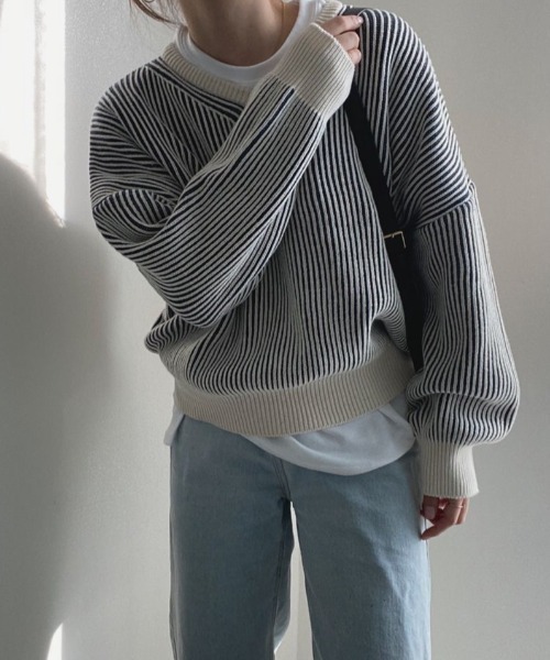 MANGROVE（マングローブ）の「Vネックオルタネイトストライプニットプルオーバー（ニット/セーター・レディース・ブラック/ベージュ・FREE）」の11枚目の写真