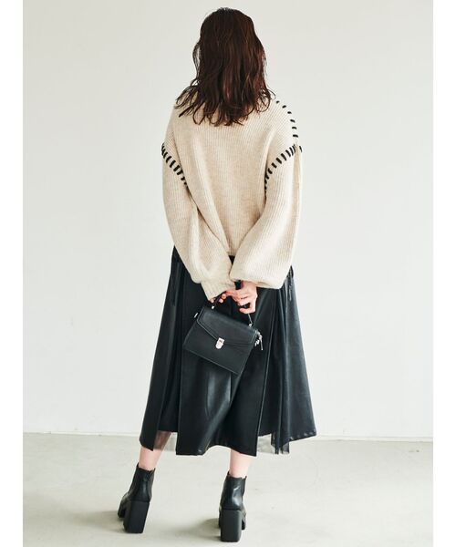 dazzlin（ダズリン）の「ハンドステッチボリュームニット（ニット/セーター・レディース・ベージュ/モカ・FREE）」の4枚目の写真