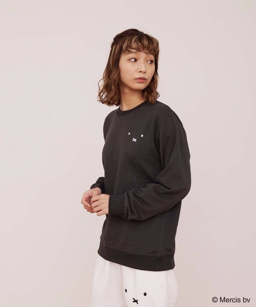 Miffy( ミッフィー)の「【MIFFY/ミッフィー】 裏毛スウェット トレーナー(スウェット・メンズ・ピンク/ベージュ/スミクロ/ブルー/ベージュ系その他/オリーブ/オフホワイト/その他1/ホワイト系その他・X-LARGE/LARGE/MEDIUM)」の3枚目の写真
