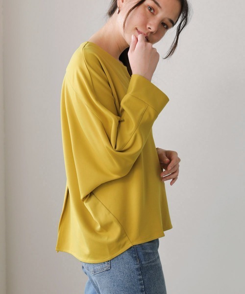 Bou Jeloud(ブージュルード)の「バックタックトップス(Tシャツ/カットソー・レディース・ブラック/オフホワイト/カーキ/イエロー/ブルー・FREE)」の5枚目の写真