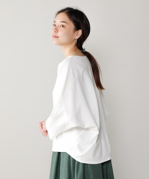Bou Jeloud(ブージュルード)の「バックタックトップス(Tシャツ/カットソー・レディース・ブラック/オフホワイト/カーキ/イエロー/ブルー・FREE)」の7枚目の写真
