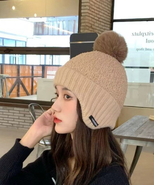 REBALANCE(リバランス)の「イヤーカバー ニット帽(ニットキャップ/ビーニー・レディース・ブラック/ライトブラウン/ブルー/ベージュ・FREE)」の2枚目の写真