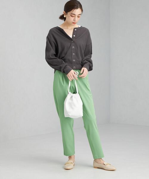 green label relaxing(グリーンレーベルリラクシング)の「フロントボタン ショート カーディガン(カーディガン/ボレロ・レディース・ブラック/オフホワイト/ベージュ/ケリー・FREE)」の11枚目の写真