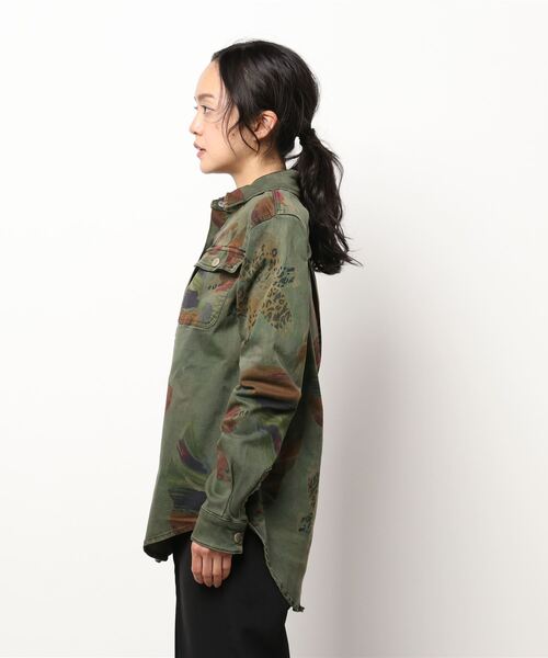 Desigual（デシグアル）の「花柄 シャツ（シャツ/ブラウス・レディース・グリーン/ブラウン・L/M/S/XL/XS）」の3枚目の写真