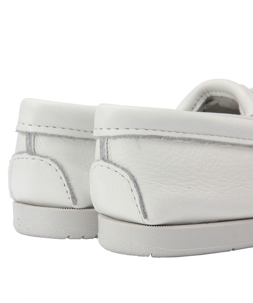 Minnetonka（ミネトンカ）の「[ミネトンカ]MINNETONKA スムースモカシンシューズ（モカシン/デッキシューズ・レディース・ホワイト/ネイビー・5/7/8/6）」の3枚目の写真