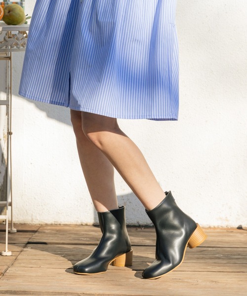 Cheek(チーク)の「ウッドヒールショートブーツ(ブーツ・レディース・ブラック/オフホワイト・SMALL/MEDIUM/LARGE)」の11枚目の写真