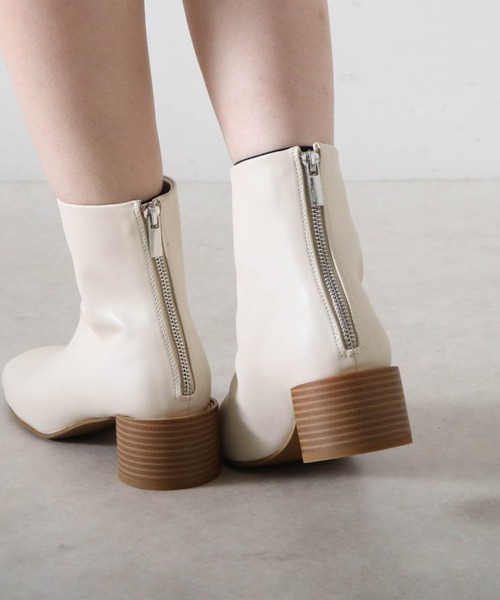 Cheek(チーク)の「ウッドヒールショートブーツ(ブーツ・レディース・ブラック/オフホワイト・SMALL/MEDIUM/LARGE)」の16枚目の写真