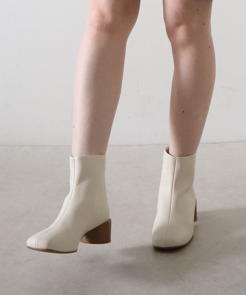 Cheek(チーク)の「ウッドヒールショートブーツ(ブーツ・レディース・ブラック/オフホワイト・SMALL/MEDIUM/LARGE)」の13枚目の写真
