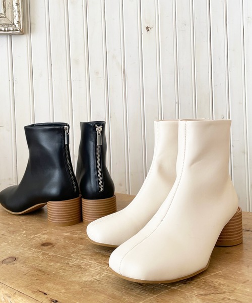Cheek(チーク)の「ウッドヒールショートブーツ(ブーツ・レディース・ブラック/オフホワイト・SMALL/MEDIUM/LARGE)」の18枚目の写真