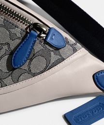 COACH（コーチ）の「リーグ ベルト バッグ シグネチャー ジャカード