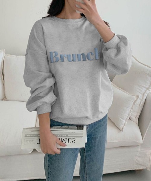 Dalfwin(ダールフィン)の「Brunchカラーロゴオーバーサイズスウェット(スウェット・レディース・ネイビー/ホワイト/グレー・FREE)」の13枚目の写真