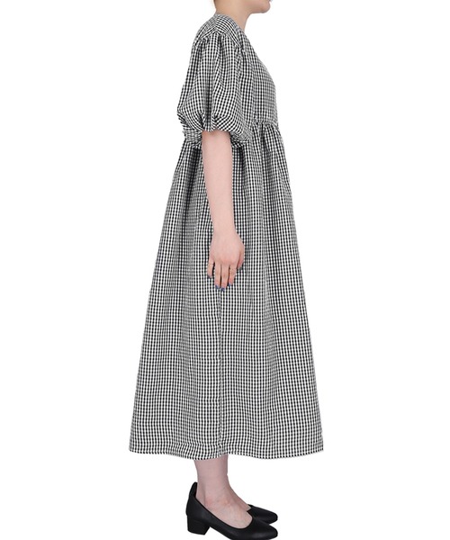 coca(coca)(コカ)の「ギンガムチェックVネックワンピース(ワンピース・レディース・ブラック・M/L)」の8枚目の写真