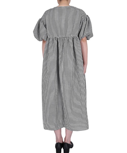 coca(coca)(コカ)の「ギンガムチェックVネックワンピース(ワンピース・レディース・ブラック・M/L)」の9枚目の写真
