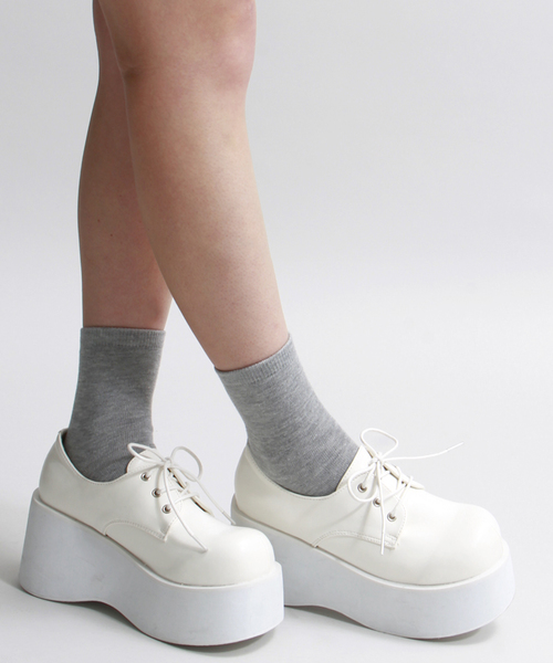 WEGO(ウィゴー)の「WEGO/ボリュームシューズ(ドレスシューズ・レディース・ホワイト/ブラック・MEDIUM/LARGE)」の2枚目の写真