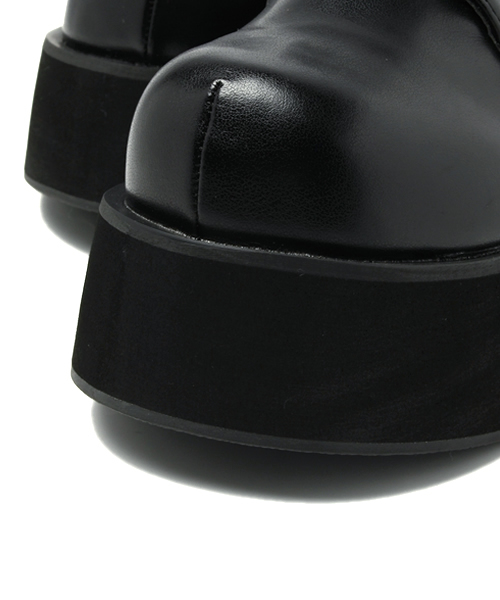 WEGO(ウィゴー)の「WEGO/ボリュームシューズ(ドレスシューズ・レディース・ホワイト/ブラック・MEDIUM/LARGE)」の7枚目の写真