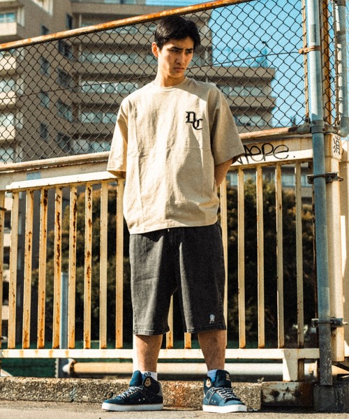 DC(ディーシー)の「DC/ディーシー オーバーサイズ バックロゴTシャツ/刺繍ロゴTee DST222014(Tシャツ/カットソー・メンズ・ベージュ/ホワイト/ブラック・M/L/2XL/XL)」の6枚目の写真