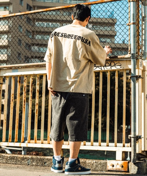 DC(ディーシー)の「DC/ディーシー オーバーサイズ バックロゴTシャツ/刺繍ロゴTee DST222014(Tシャツ/カットソー・メンズ・ベージュ/ホワイト/ブラック・M/L/2XL/XL)」の7枚目の写真