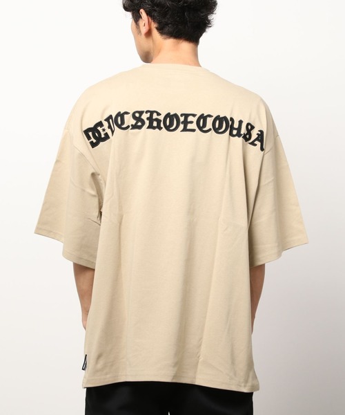DC(ディーシー)の「DC/ディーシー オーバーサイズ バックロゴTシャツ/刺繍ロゴTee DST222014(Tシャツ/カットソー・メンズ・ベージュ/ホワイト/ブラック・M/L/2XL/XL)」の12枚目の写真