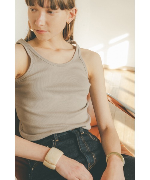 CLANE（クラネ）の「BASIC RIB TANK TOPS（タンクトップ・レディース・ホワイト/ブラック/ベージュ/アイボリー・1/2）」の5枚目の写真