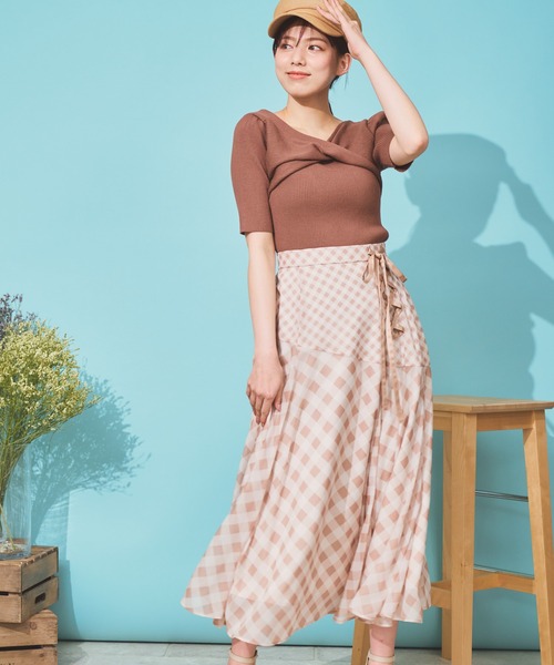 NOELA(ノエラ)の「ツイスト2WAYリブニット(ニット/セーター・レディース・ピンク/ブルー/ブラック/ブラウン/オフホワイト・フリー)」の9枚目の写真