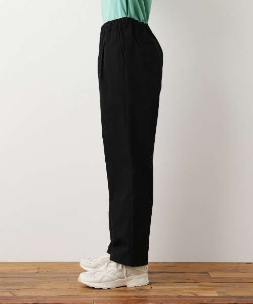 RODEO CROWNS WIDE BOWL（ロデオクラウンズワイドボウル）の「ストレッチタックパンツ（チノパンツ・メンズ・ベージュ/ブラック・LARGE/MEDIUM）」の4枚目の写真