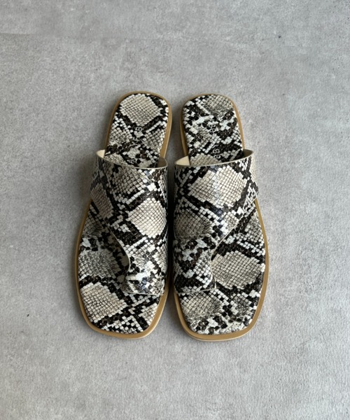 Chez toi（シェトワ）の「フラットトングサンダル（サンダル・レディース・グレー/オフホワイト/ブラック・S/M/L）」の8枚目の写真