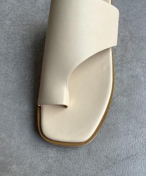 Chez toi（シェトワ）の「フラットトングサンダル（サンダル・レディース・グレー/オフホワイト/ブラック・S/M/L）」の9枚目の写真