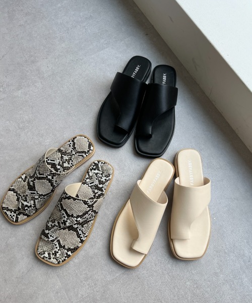 Chez toi（シェトワ）の「フラットトングサンダル（サンダル・レディース・グレー/オフホワイト/ブラック・S/M/L）」の14枚目の写真