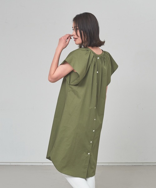 qualite（カリテ）の「ブロード2wayチュニックシャツ（シャツ/ブラウス・レディース・カーキ/オフホワイト・フリー）」の2枚目の写真