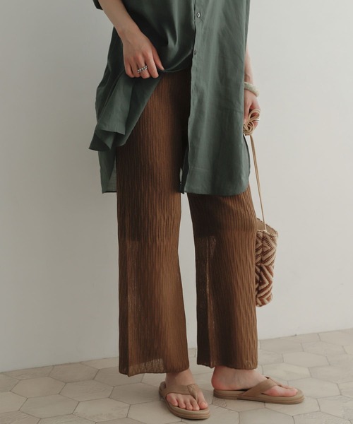 URBAN RESEARCH DOORS(アーバンリサーチドアーズ)の「シャーリングKNITパンツ(その他パンツ・レディース・ブラウン/ネイビー・MEDIUM)」の6枚目の写真