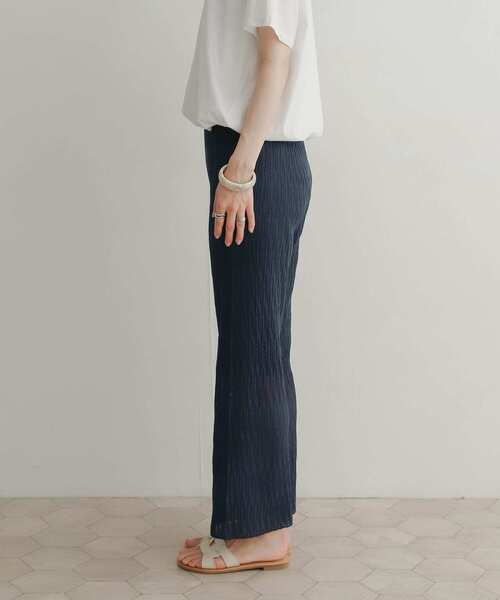 URBAN RESEARCH DOORS(アーバンリサーチドアーズ)の「シャーリングKNITパンツ(その他パンツ・レディース・ブラウン/ネイビー・MEDIUM)」の5枚目の写真