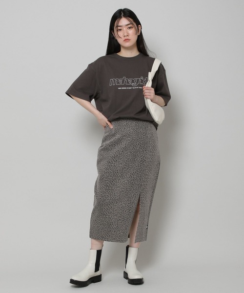 MAHAGRID（マハグリッド）の「【UNISEX】MAHAGRID／THIRD LOGO TEE　2277558（Tシャツ/カットソー・レディース・ホワイト/チャコール/ライトブルー/ブラック/レッド/クリーム・X-LARGE/MEDIUM/LARGE/SMALL）」の17枚目の写真