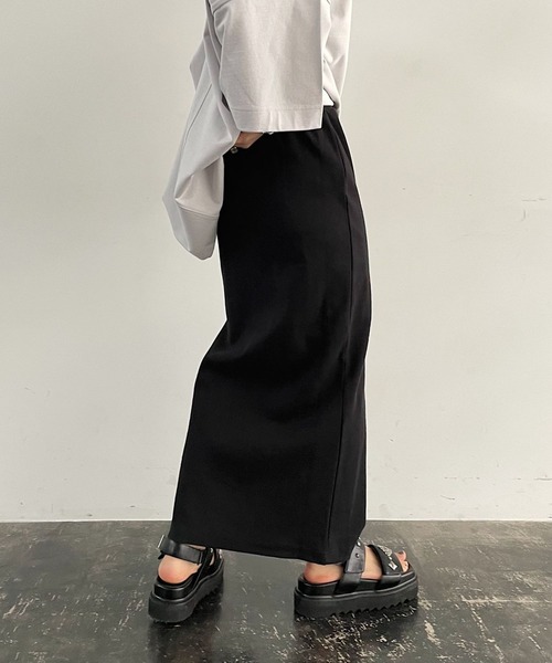 PAGEBOY（ページボーイ）の「カットスリットナロースカート（スカート・レディース・オフホワイト/ブラック/チャコールグレー・FREE）」の4枚目の写真