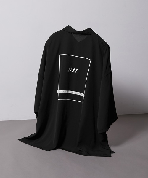 iisy（イージー）の「【 iisy 】ドルマンライクバックプリントシャツ（シャツ/ブラウス・メンズ・ブラック/ライトグレー・S/M/L/XL）」の6枚目の写真