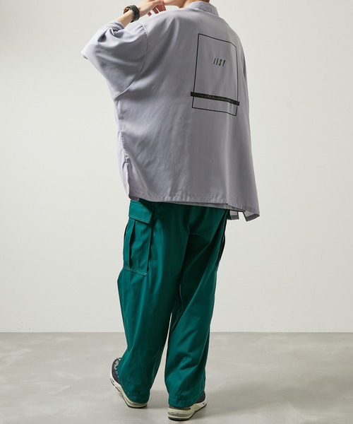 iisy（イージー）の「【 iisy 】ドルマンライクバックプリントシャツ（シャツ/ブラウス・メンズ・ブラック/ライトグレー・S/M/L/XL）」の14枚目の写真