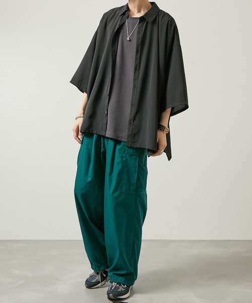 iisy（イージー）の「【 iisy 】ドルマンライクバックプリントシャツ（シャツ/ブラウス・メンズ・ブラック/ライトグレー・S/M/L/XL）」の9枚目の写真