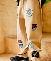 『.KOM/ドットケーオーエム』ワッペン貼付けワイドテーパードパンツ【Y】【CN】