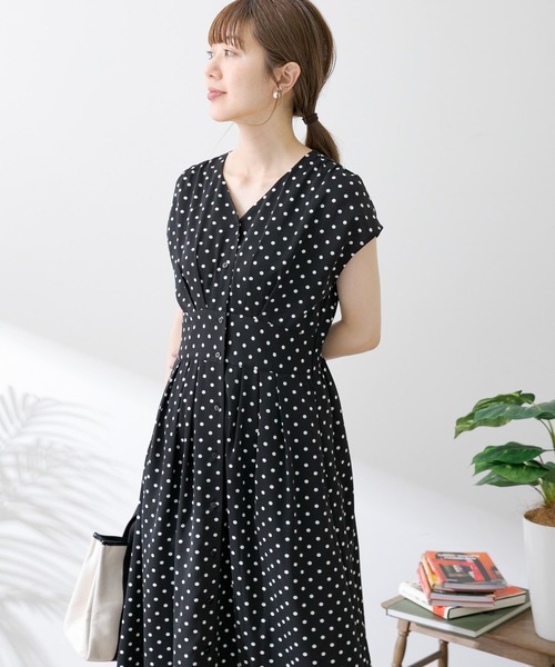 URBAN RESEARCH Sonny Label(アーバンリサーチサニーレーベル)の「ウエストマークドットプリントワンピース(ワンピース・レディース・ベージュ/ブラック・FREE)」の5枚目の写真