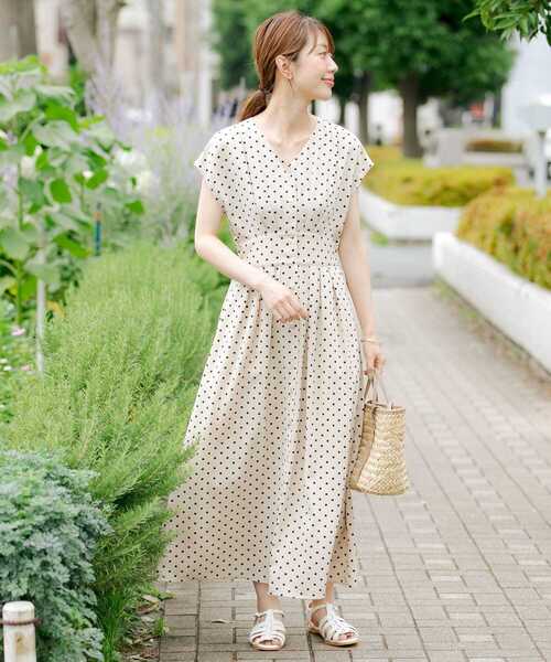 URBAN RESEARCH Sonny Label(アーバンリサーチサニーレーベル)の「ウエストマークドットプリントワンピース(ワンピース・レディース・ベージュ/ブラック・FREE)」の14枚目の写真
