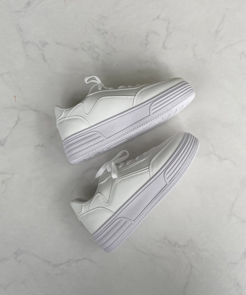 AS KNOW AS plus（アズノゥアズプラス）の「ロゴ 厚底スニーカー（スニーカー・レディース・ホワイト/ブラック/ベージュ・S/M/L/LL）」の6枚目の写真