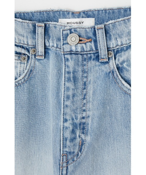 MOUSSY（マウジー）の「RIPPED HEM WIDE FLARE（デニムパンツ・レディース・ライトブルー・1/0/2）」の3枚目の写真