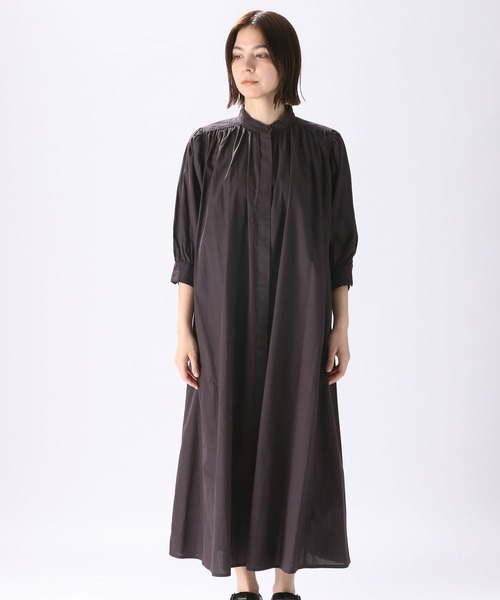 niko and（ニコアンド）の「コットン高密スタンドマキシワンピース