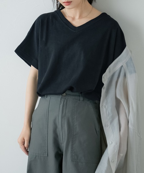 Fashion Letter（ファッションレター）の「Vネックコットンワッフルカットソー（Tシャツ/カットソー・レディース・ブラック/オフホワイト/チャコール・M）」の2枚目の写真