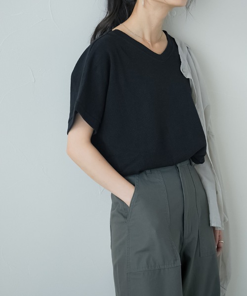 Fashion Letter（ファッションレター）の「Vネックコットンワッフルカットソー（Tシャツ/カットソー・レディース・ブラック/オフホワイト/チャコール・M）」の7枚目の写真