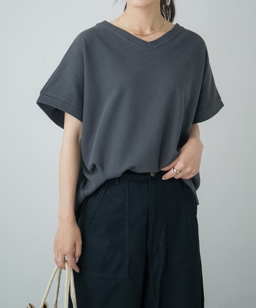 Fashion Letter（ファッションレター）の「Vネックコットンワッフルカットソー（Tシャツ/カットソー・レディース・ブラック/オフホワイト/チャコール・M）」の20枚目の写真