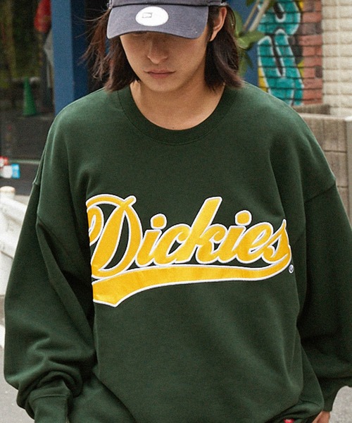 Dickies(ディッキーズ)の「Dickies/ディッキーズ サテンカレッジロゴ刺繍 裏毛オーバーサイズスウェット(スウェット・メンズ・ブルー/オフホワイト/スミクロ/グリーン・XL/L/M)」の3枚目の写真